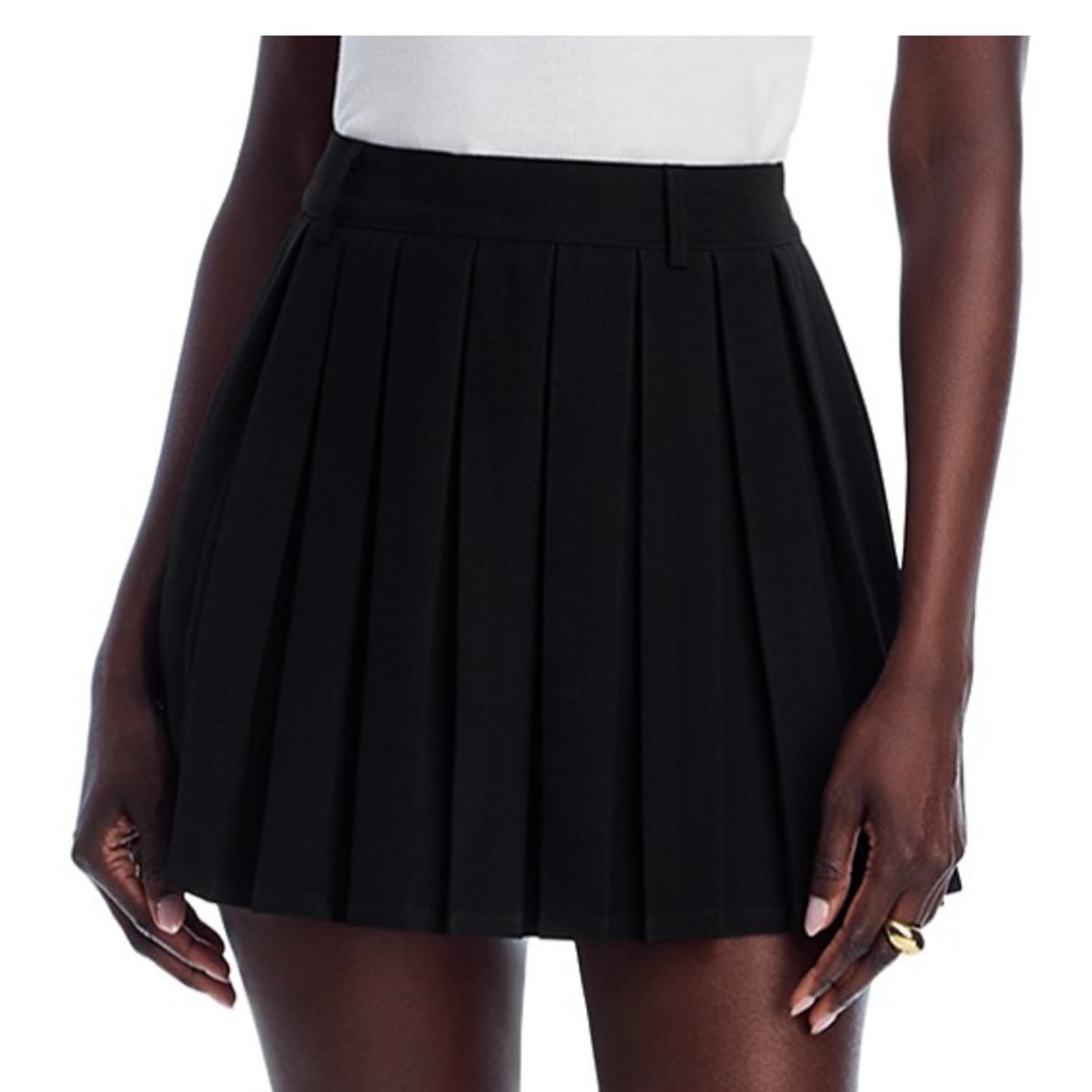 NWT Bloomingdale’s Aqua Brand Exclusive Black Pleated Mini Skirt Size Medium